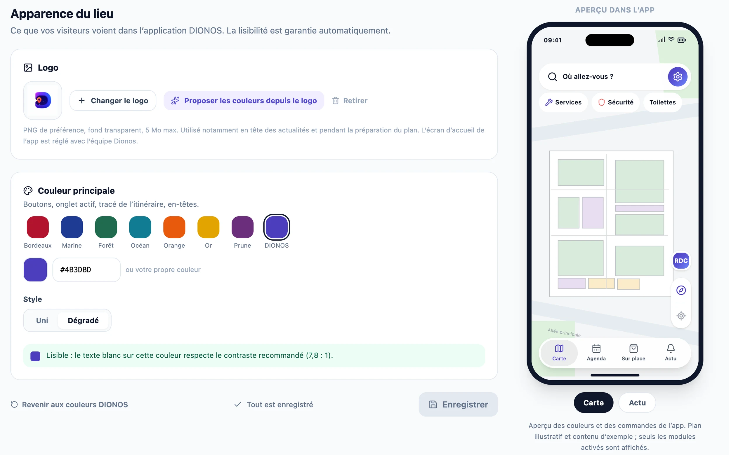Réglage du logo et de la couleur principale, avec le contrôle de lisibilité et l’aperçu dans l’application